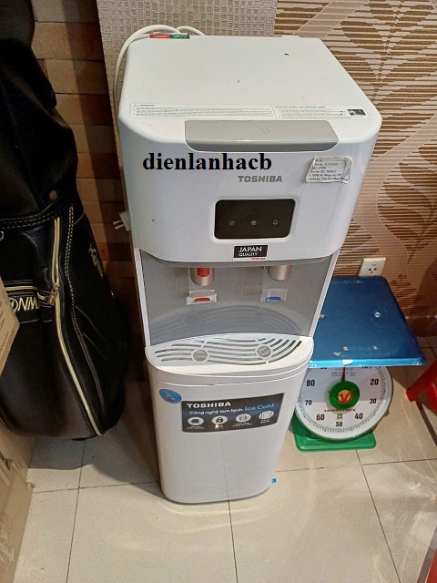 nhận sửa cây nước nóng lạnh tại Hà Nội