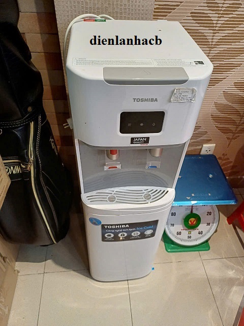 sửa cây nước nóng lạnh Toshiba