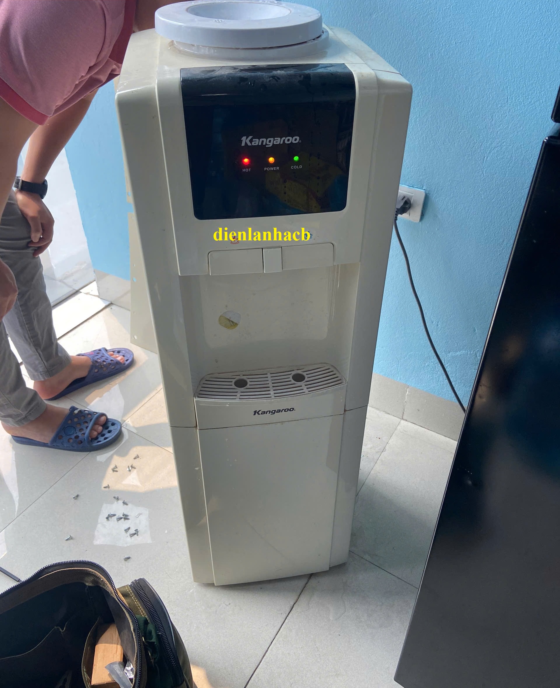 sửa chữa cây nước nóng lạnh tại Cầu Giấy